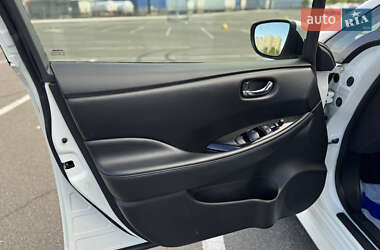 Хэтчбек Nissan Leaf 2019 в 