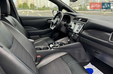 Хэтчбек Nissan Leaf 2019 в 