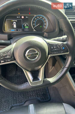 Хэтчбек Nissan Leaf 2019 в 