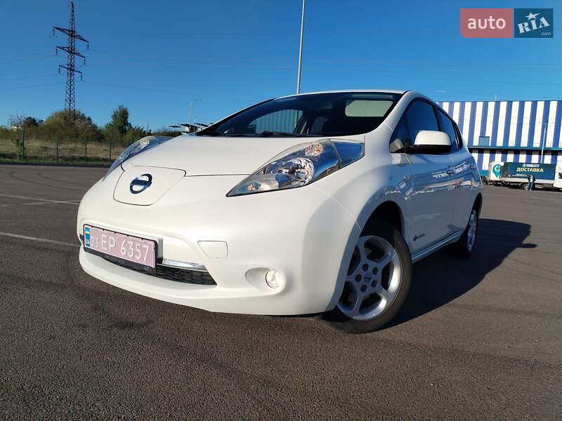 Хетчбек Nissan Leaf 2014 в 