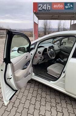 Хэтчбек Nissan Leaf 2012 в 