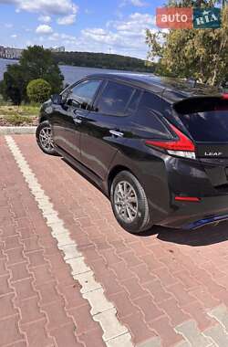 Хэтчбек Nissan Leaf 2021 в 
