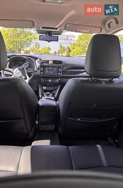 Хэтчбек Nissan Leaf 2021 в 