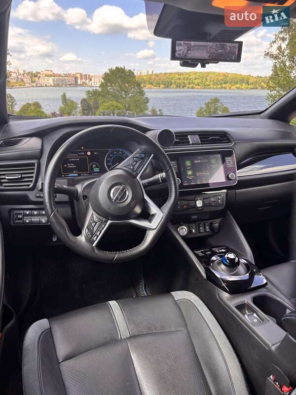 Хэтчбек Nissan Leaf 2021 в Тернополе