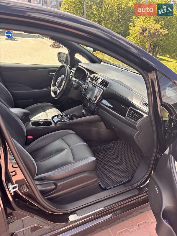 Хэтчбек Nissan Leaf 2021 в Тернополе