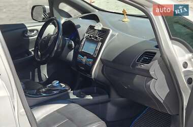 Хетчбек Nissan Leaf 2013 в 
