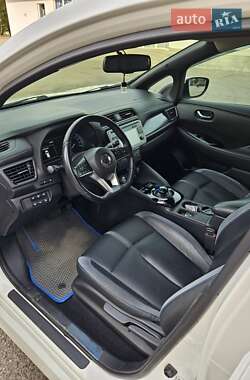 Хетчбек Nissan Leaf 2019 в 