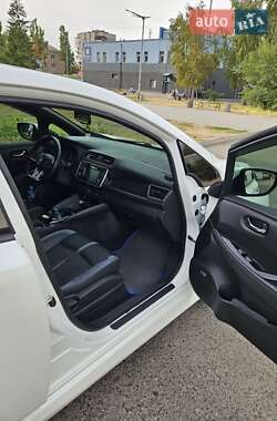 Хетчбек Nissan Leaf 2019 в 