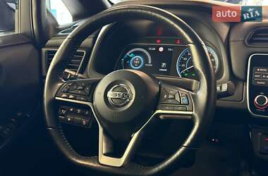 Хетчбек Nissan Leaf 2020 в 