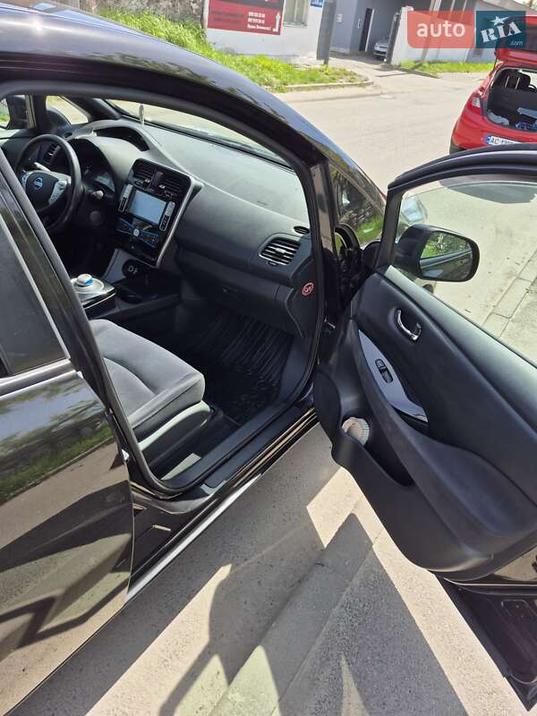 Хэтчбек Nissan Leaf 2014 в Луцке