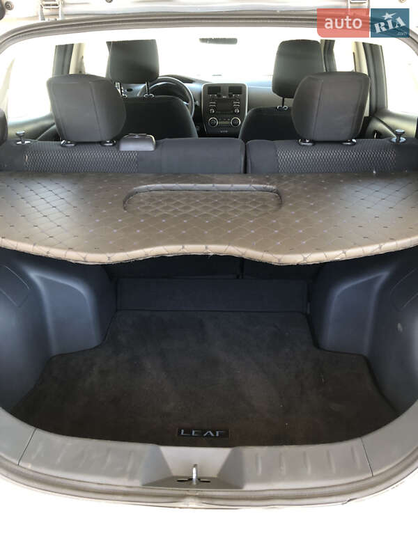 Хэтчбек Nissan Leaf 2015 в Запорожье