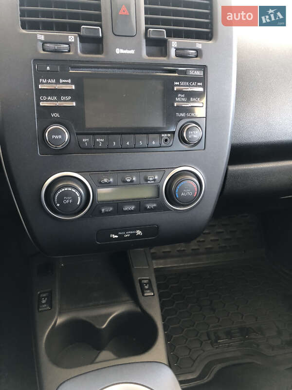 Хэтчбек Nissan Leaf 2015 в Запорожье