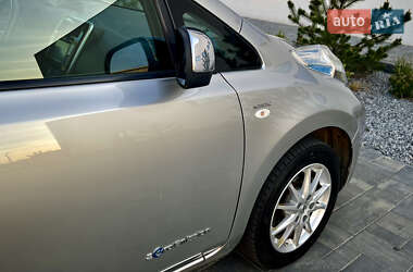 Хетчбек Nissan Leaf 2014 в 