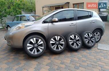 Хетчбек Nissan Leaf 2015 в Рівному