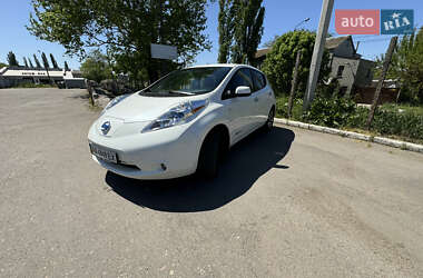 Хэтчбек Nissan Leaf 2015 в Николаеве
