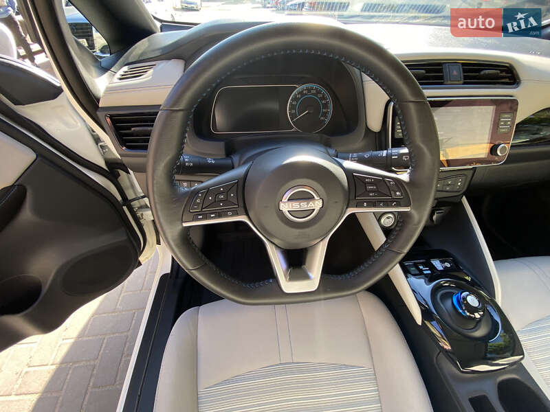 Хетчбек Nissan Leaf 2022 в Києві