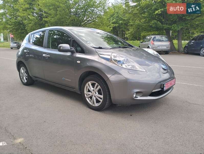 Хетчбек Nissan Leaf 2017 в 