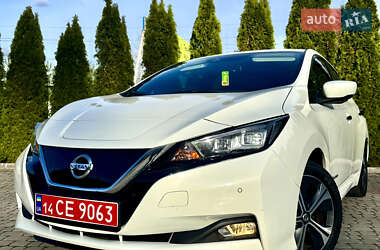 Хэтчбек Nissan Leaf 2019 в 