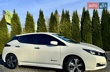 Хэтчбек Nissan Leaf 2019 в 