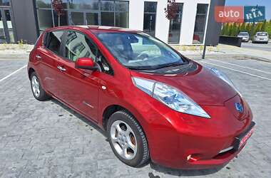 Хэтчбек Nissan Leaf 2012 в Городке