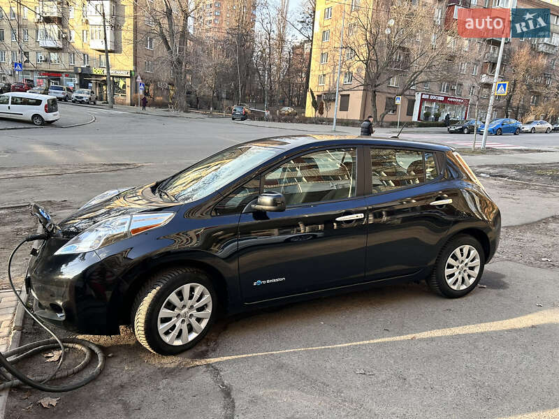Хетчбек Nissan Leaf 2016 в Києві