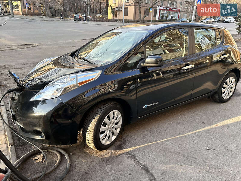 Хетчбек Nissan Leaf 2016 в Києві
