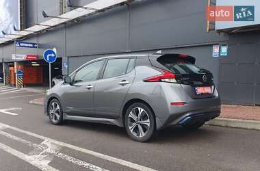 Хэтчбек Nissan Leaf 2018 в 