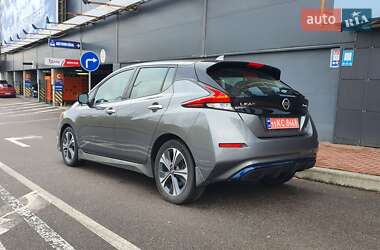 Хэтчбек Nissan Leaf 2018 в 