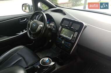 Хэтчбек Nissan Leaf 2013 в 