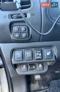Хэтчбек Nissan Leaf 2014 в 