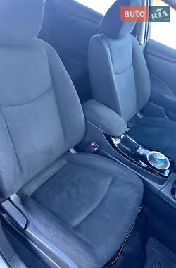 Хэтчбек Nissan Leaf 2014 в 