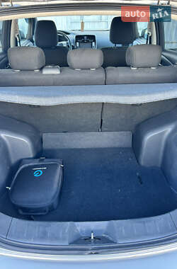 Хэтчбек Nissan Leaf 2014 в 
