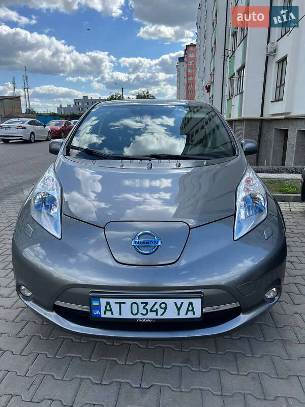 Хетчбек Nissan Leaf 2013 в Івано-Франківську