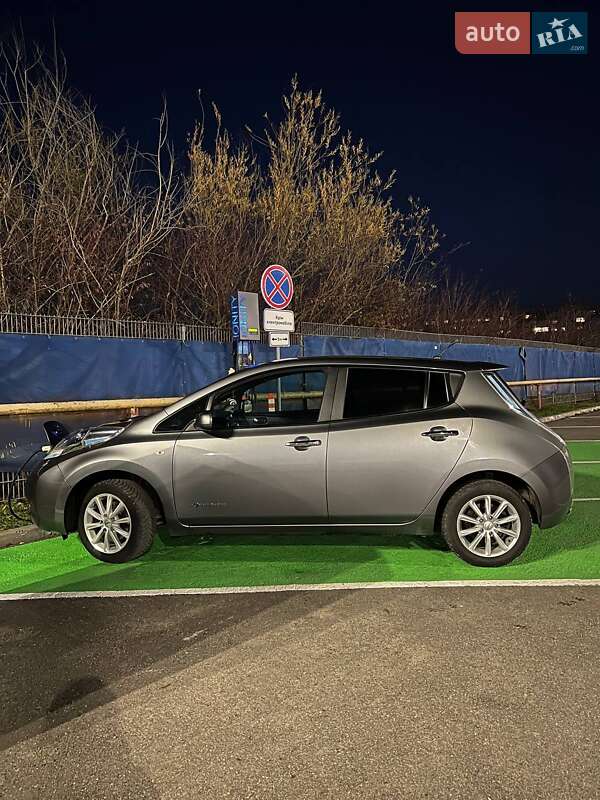 Хетчбек Nissan Leaf 2013 в Івано-Франківську
