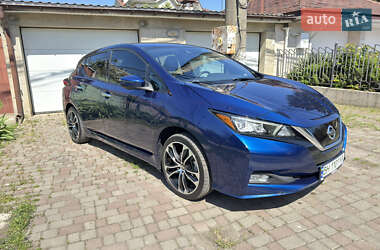Хэтчбек Nissan Leaf 2021 в 