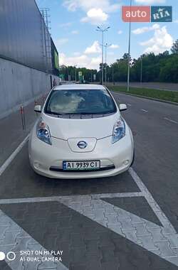 Хэтчбек Nissan Leaf 2014 в Новых Петровцах