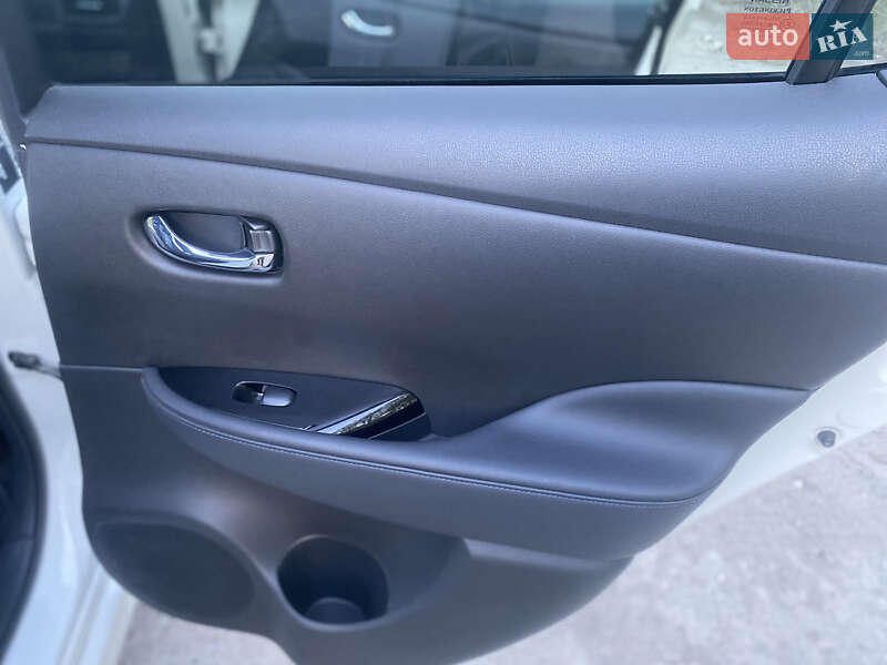 Хетчбек Nissan Leaf 2018 в Житомирі
