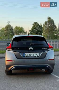 Хэтчбек Nissan Leaf 2019 в 