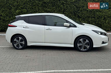 Хэтчбек Nissan Leaf 2020 в 