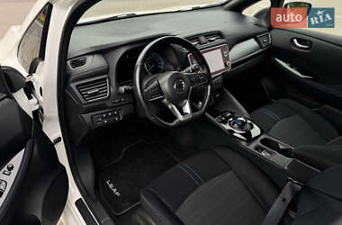 Хэтчбек Nissan Leaf 2020 в 