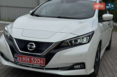 Хэтчбек Nissan Leaf 2020 в 