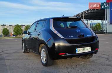 Хэтчбек Nissan Leaf 2014 в 