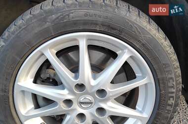Хэтчбек Nissan Leaf 2014 в 