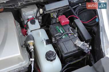 Хэтчбек Nissan Leaf 2014 в 