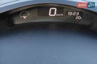 Хэтчбек Nissan Leaf 2014 в 