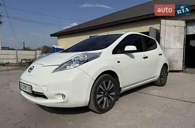 Хэтчбек Nissan Leaf 2014 в Днепре
