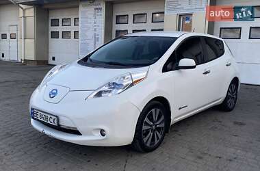 Хэтчбек Nissan Leaf 2015 в 