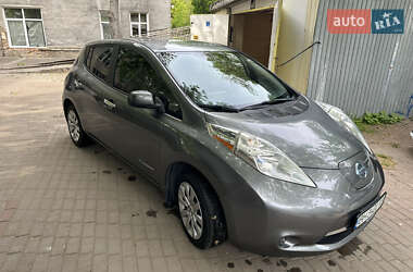 Хетчбек Nissan Leaf 2014 в 