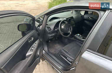 Хетчбек Nissan Leaf 2014 в 