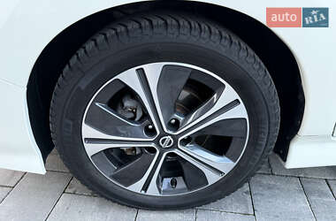 Хетчбек Nissan Leaf 2019 в 